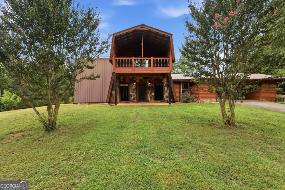 932 Camp Mikell RD Toccoa, GA 30577