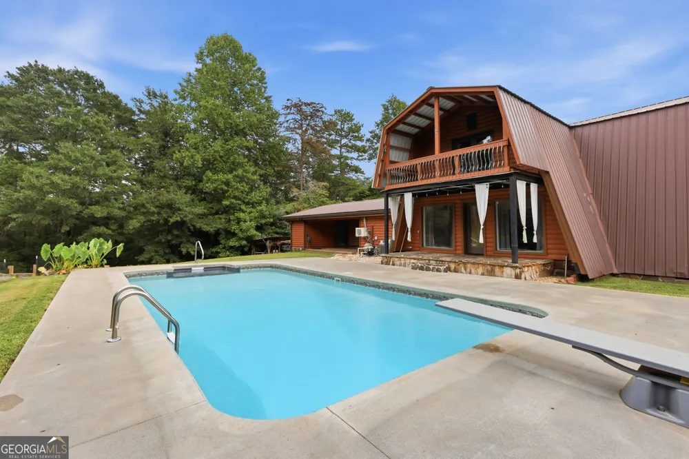 932 Camp Mikell RD Toccoa, GA 30577