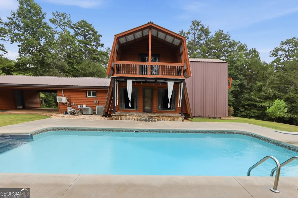 932 Camp Mikell RD Toccoa, GA 30577