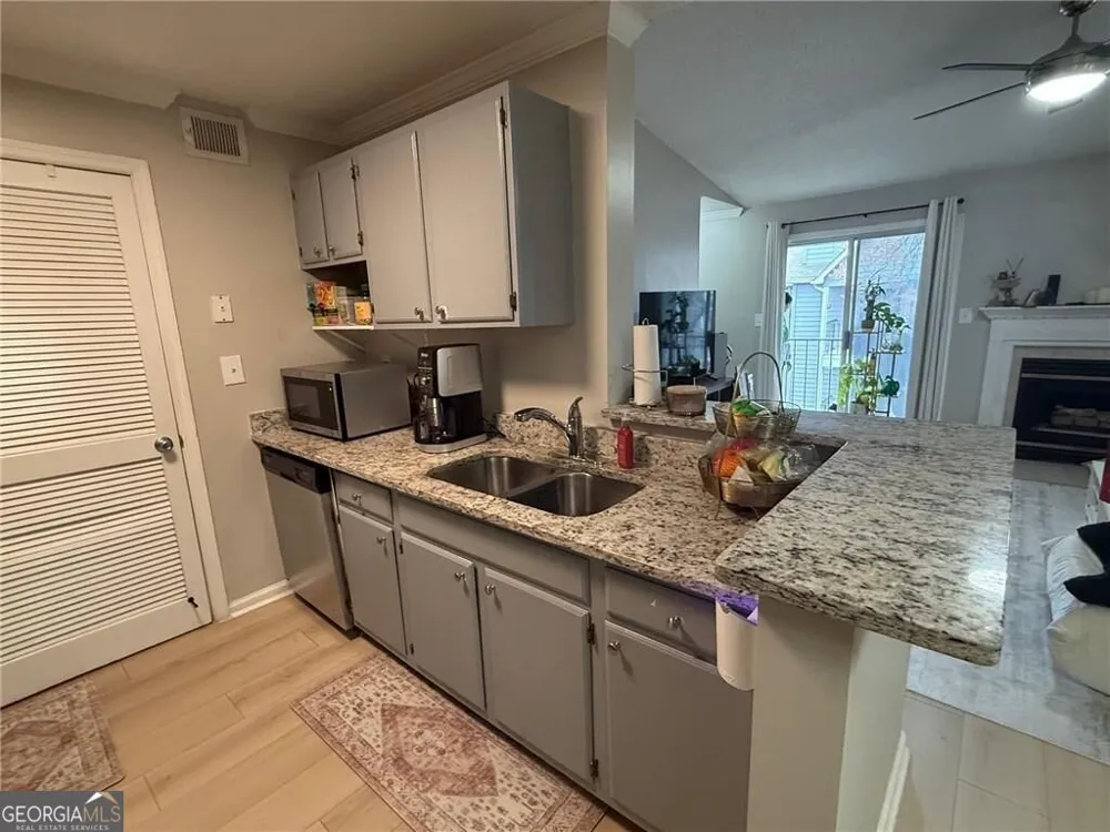 324 Granville CT Sandy Springs, GA 30328