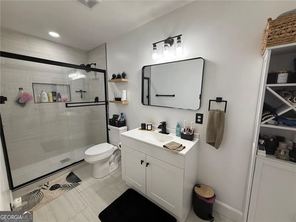 324 Granville CT Sandy Springs, GA 30328