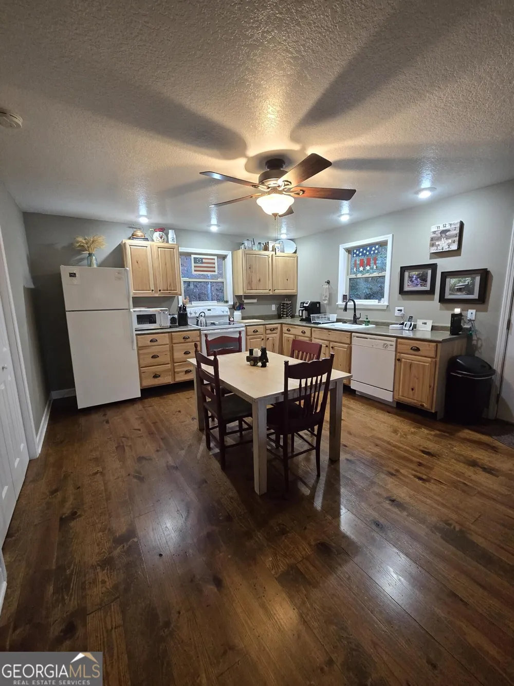 234 Eastview LN Clayton, GA 30525