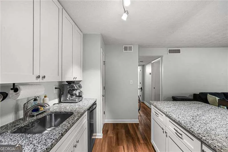 2709 Cumberland CT SE Smyrna, GA 30080