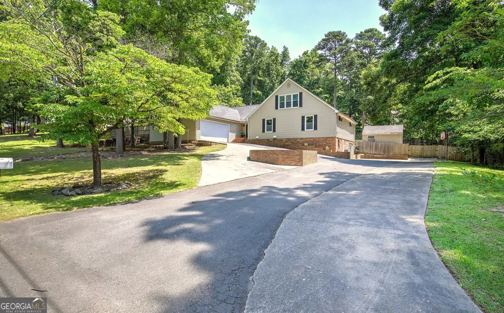 224 Shadowood DR SE Calhoun, GA 30701
