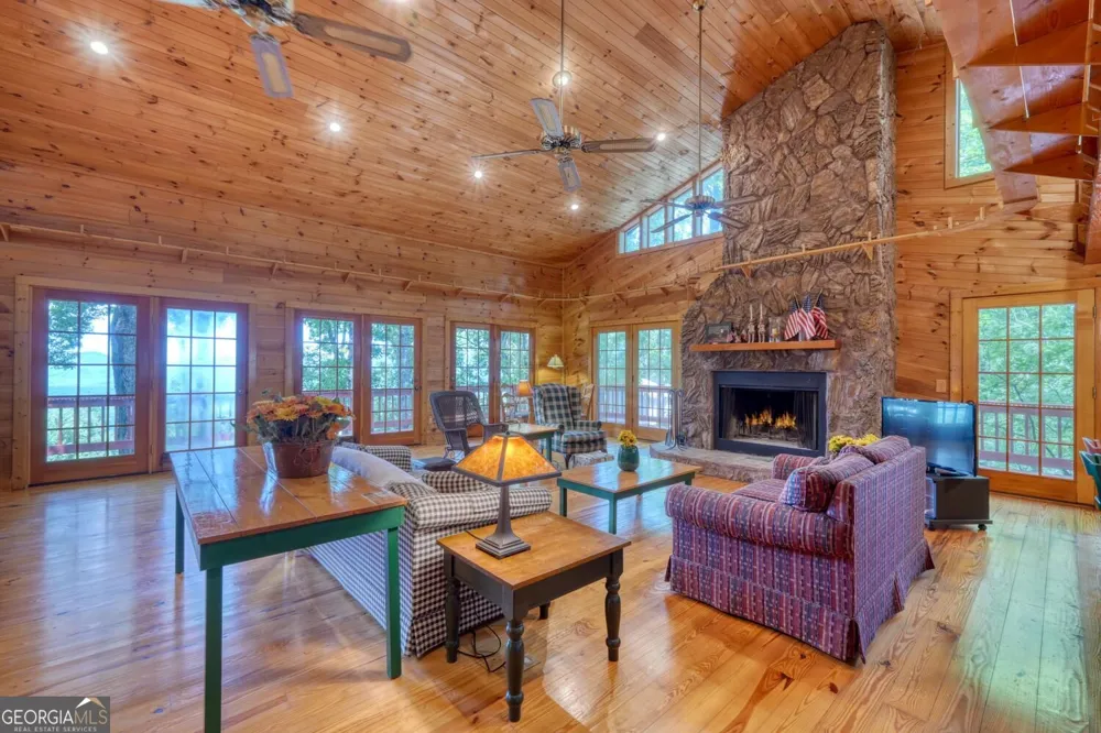 854 Frog Pond RD Hiawassee, GA 30546