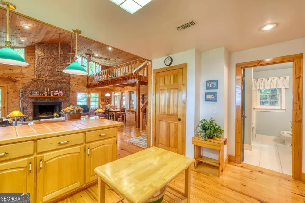 854 Frog Pond RD Hiawassee, GA 30546