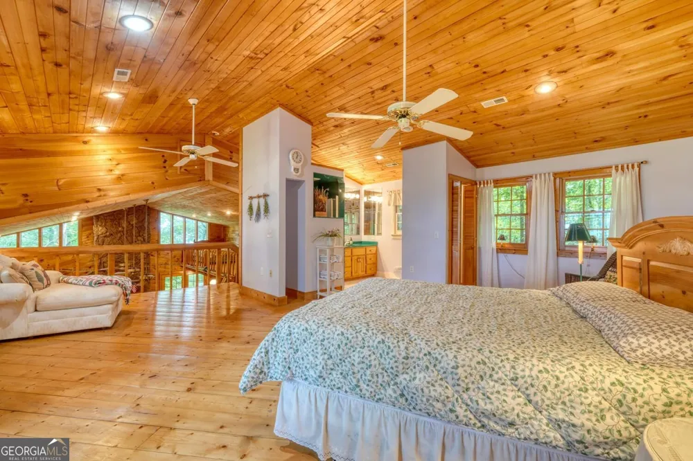 854 Frog Pond RD Hiawassee, GA 30546