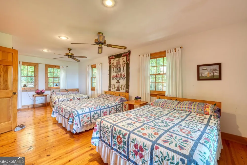 854 Frog Pond RD Hiawassee, GA 30546
