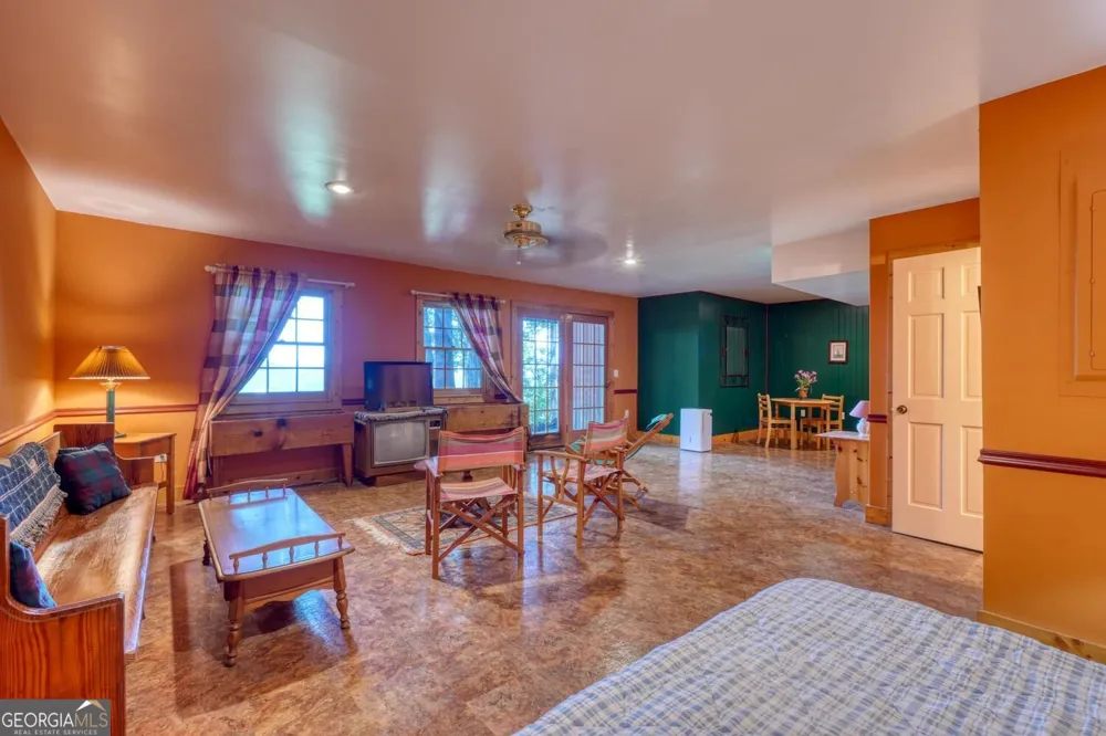 854 Frog Pond RD Hiawassee, GA 30546