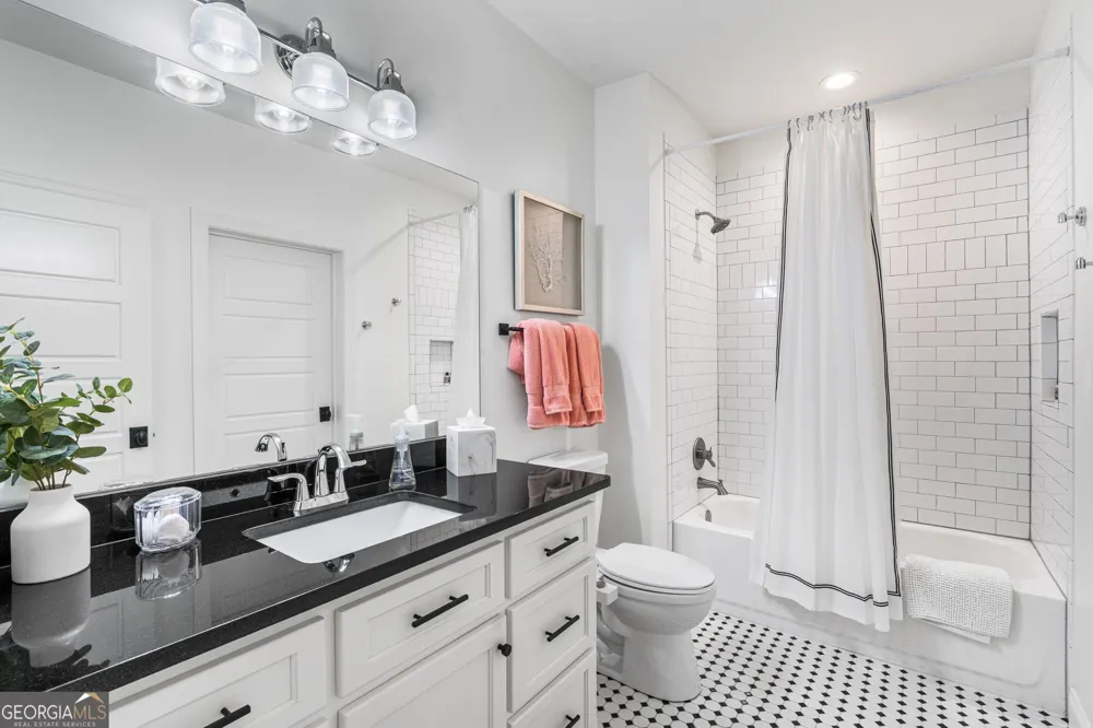 275 Bell Creek Cove RD Hiawassee, GA 30546