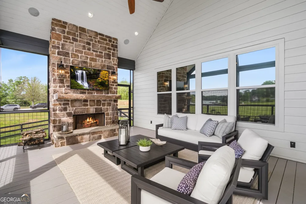 275 Bell Creek Cove RD Hiawassee, GA 30546