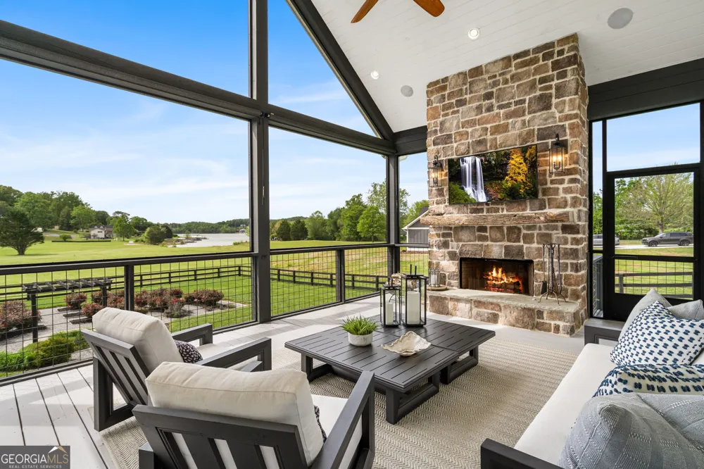275 Bell Creek Cove RD Hiawassee, GA 30546