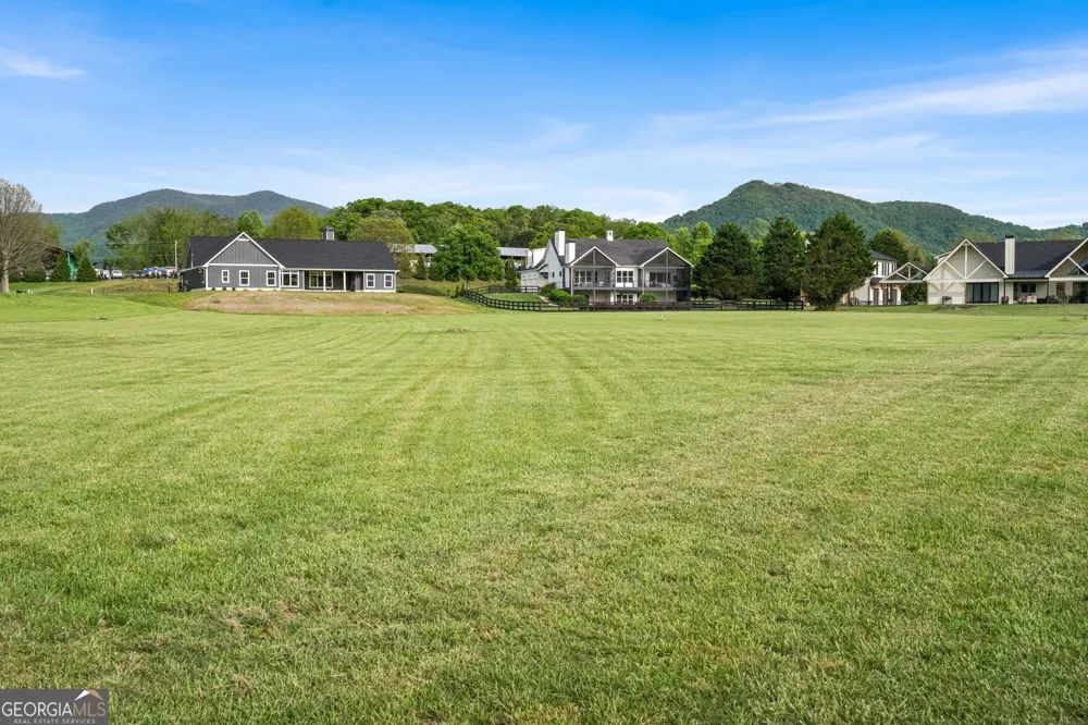 275 Bell Creek Cove RD Hiawassee, GA 30546