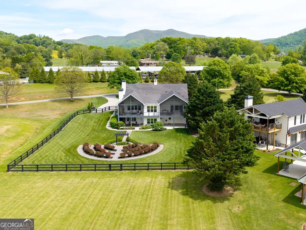 275 Bell Creek Cove RD Hiawassee, GA 30546