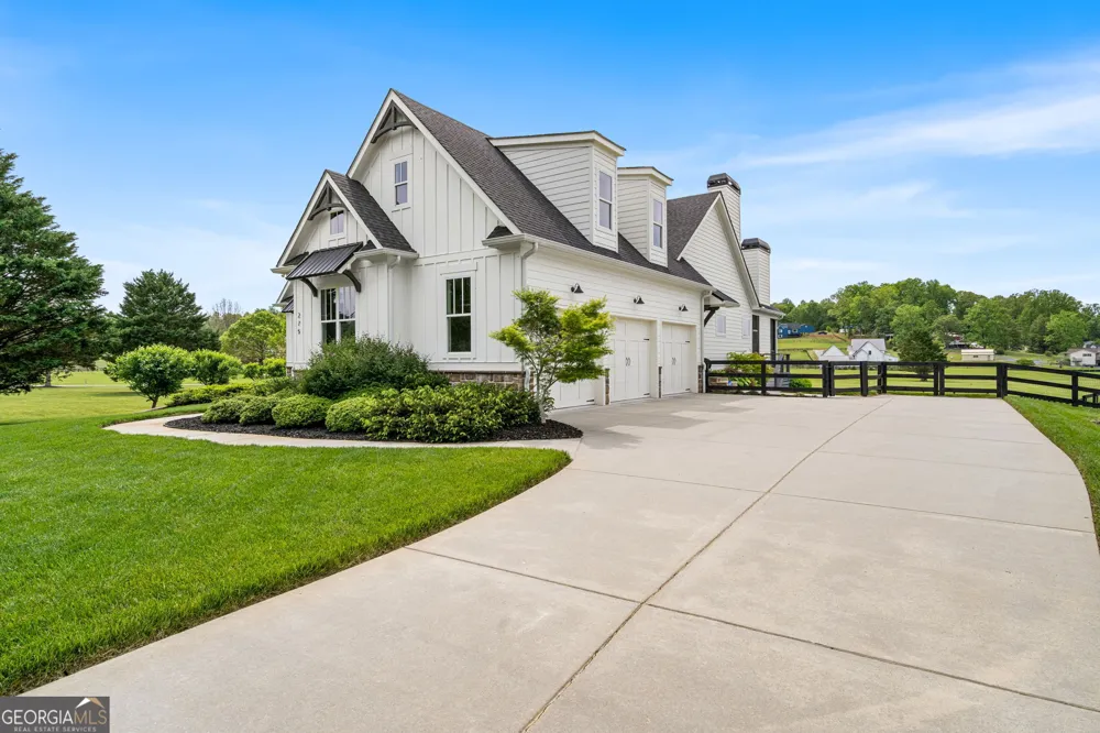 275 Bell Creek Cove RD Hiawassee, GA 30546