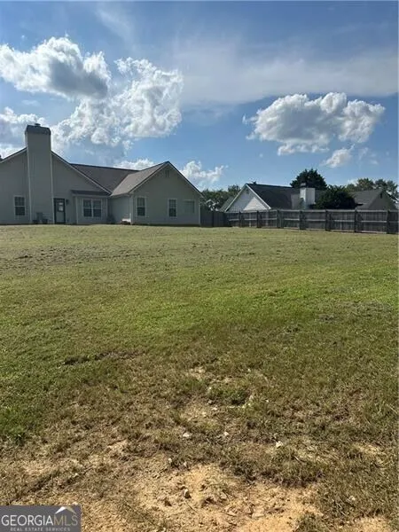 310 Windermere DR Loganville, GA 30052