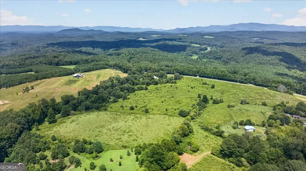 2627 Jones Mountain RD Talking Rock, GA 30175