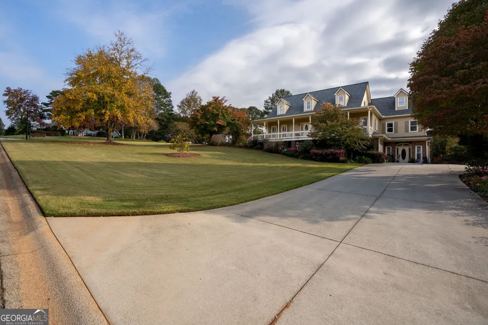 4604 Midlands GRN Flowery Branch, GA 30542