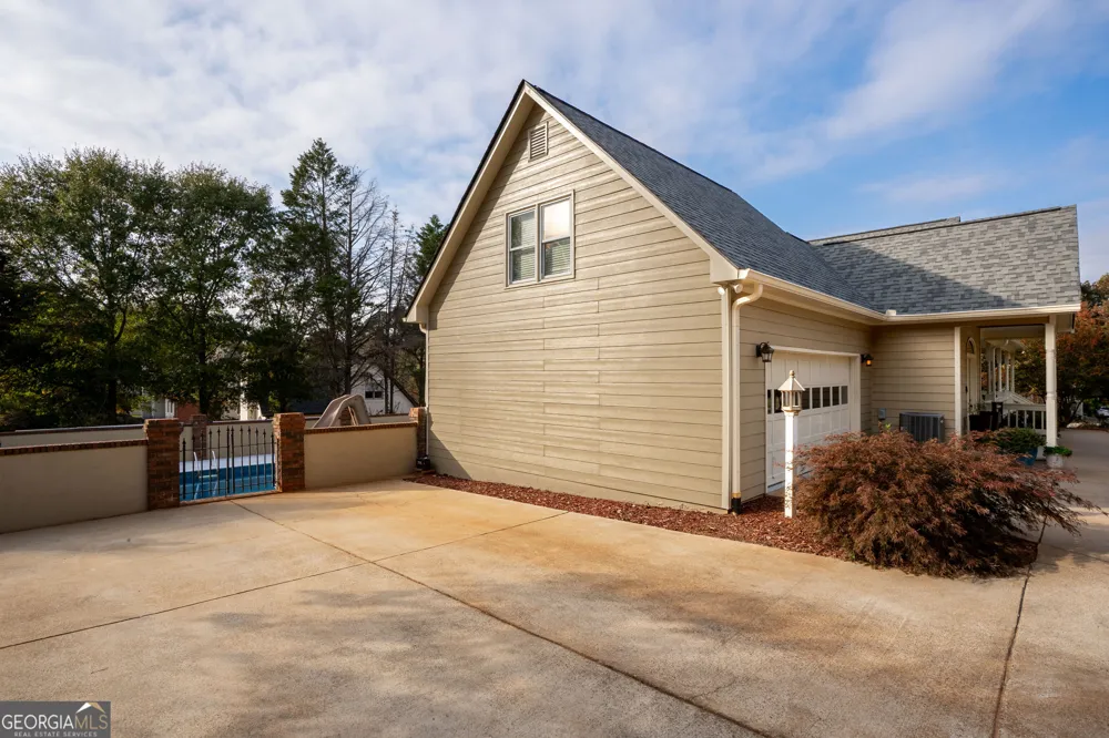 4604 Midlands GRN Flowery Branch, GA 30542