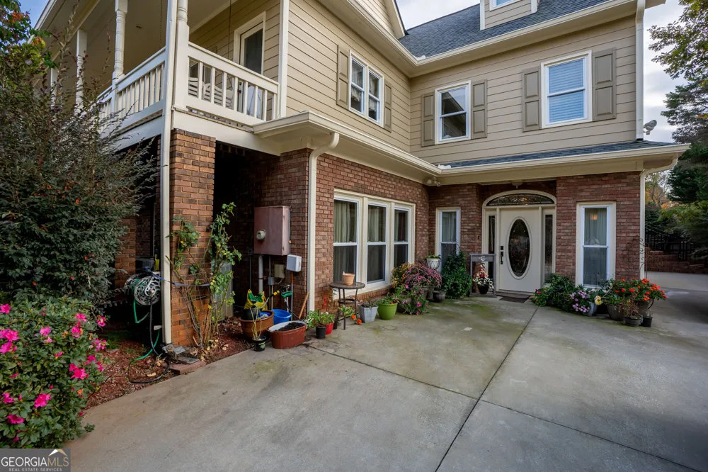 4604 Midlands GRN Flowery Branch, GA 30542