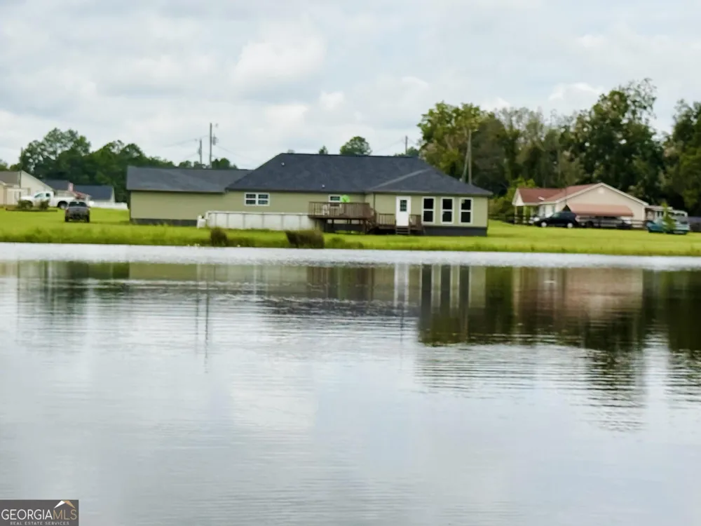 176 Matts WAY Douglas, GA 31535