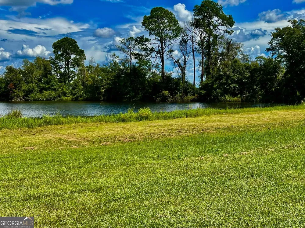 176 Matts WAY Douglas, GA 31535