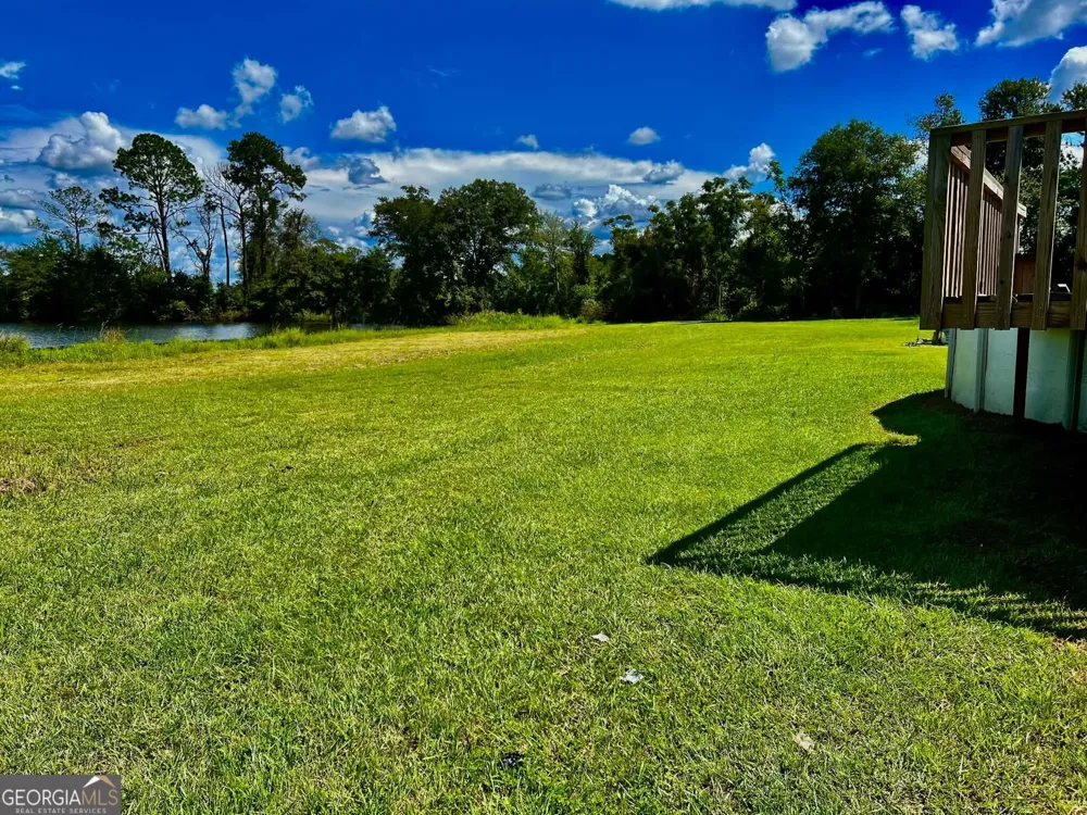 176 Matts WAY Douglas, GA 31535