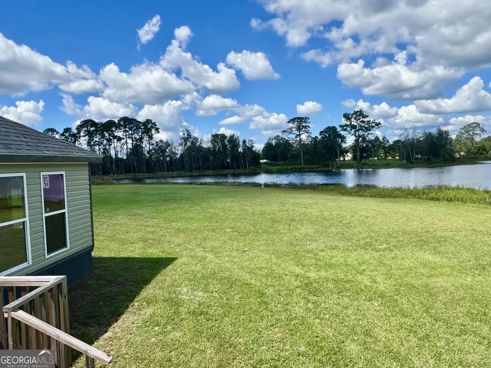 176 Matts WAY Douglas, GA 31535