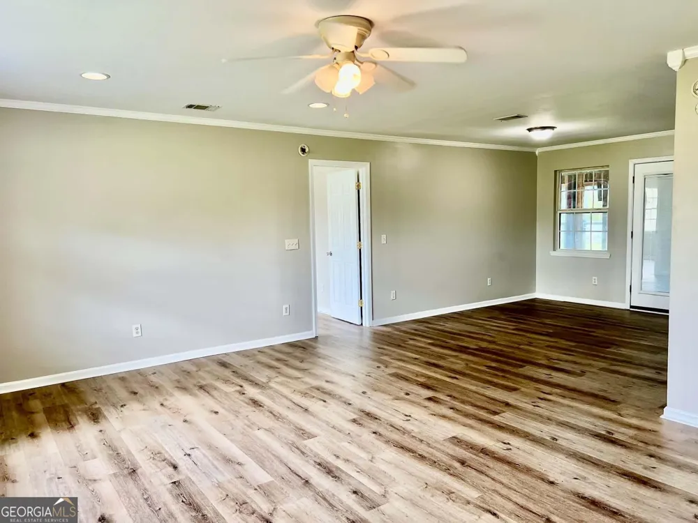 176 Matts WAY Douglas, GA 31535
