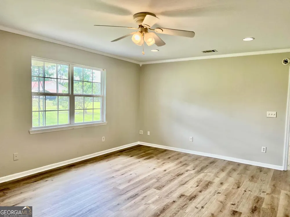 176 Matts WAY Douglas, GA 31535