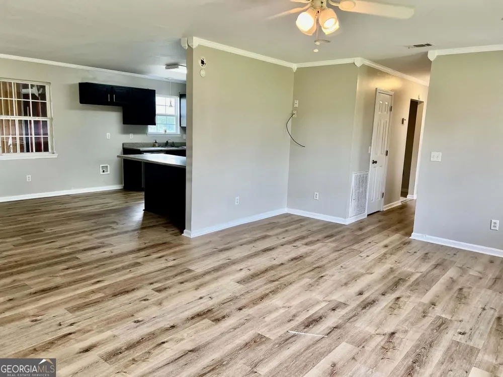 176 Matts WAY Douglas, GA 31535