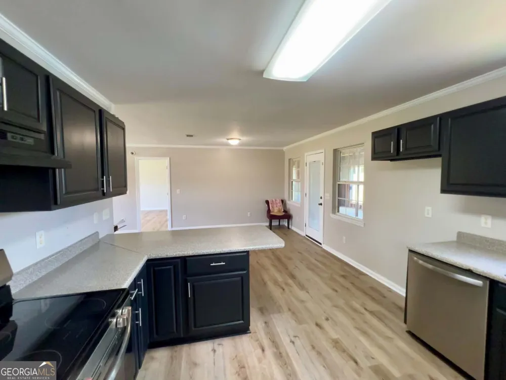 176 Matts WAY Douglas, GA 31535