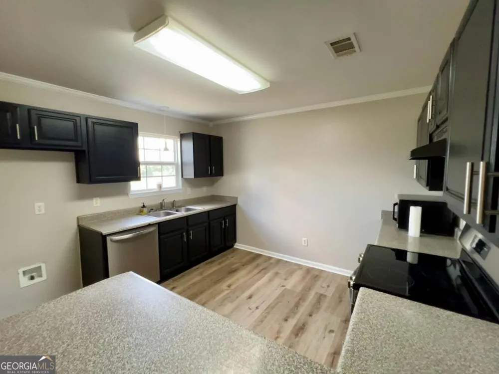 176 Matts WAY Douglas, GA 31535