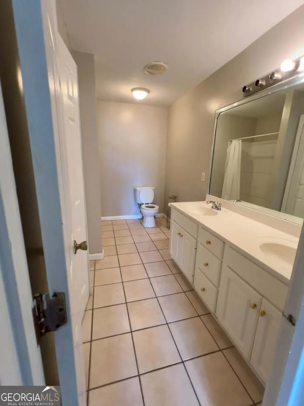 176 Matts WAY Douglas, GA 31535
