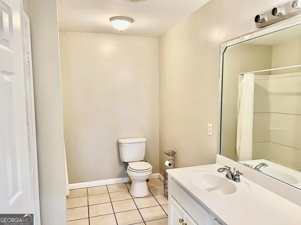 176 Matts WAY Douglas, GA 31535