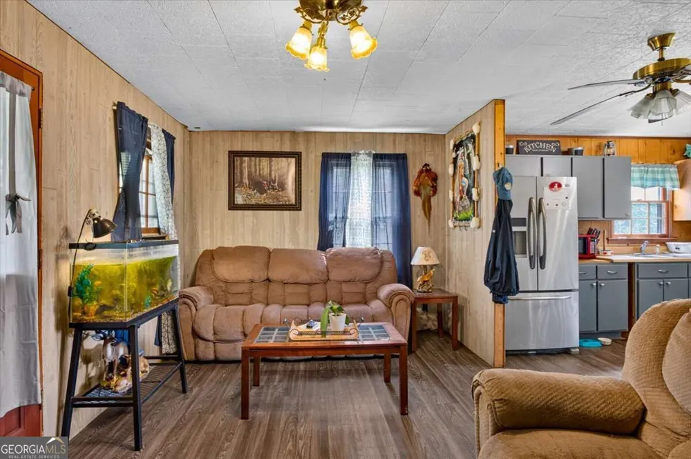 2627 Jones Mountain RD Talking Rock, GA 30175