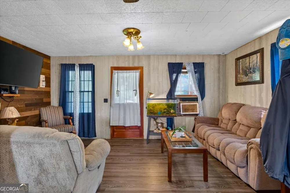 2627 Jones Mountain RD Talking Rock, GA 30175