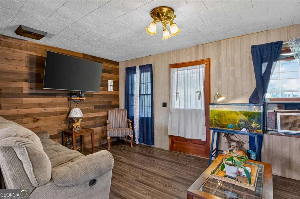 2627 Jones Mountain RD Talking Rock, GA 30175