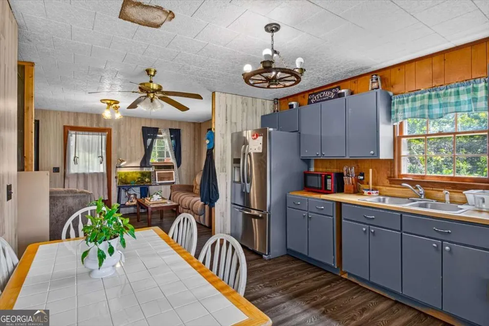 2627 Jones Mountain RD Talking Rock, GA 30175