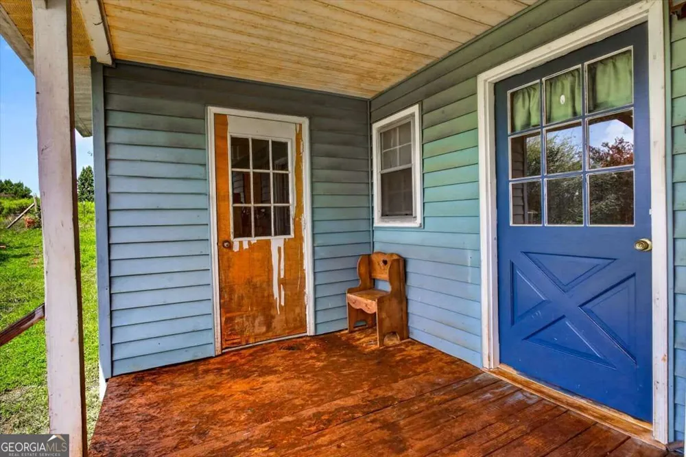 2627 Jones Mountain RD Talking Rock, GA 30175