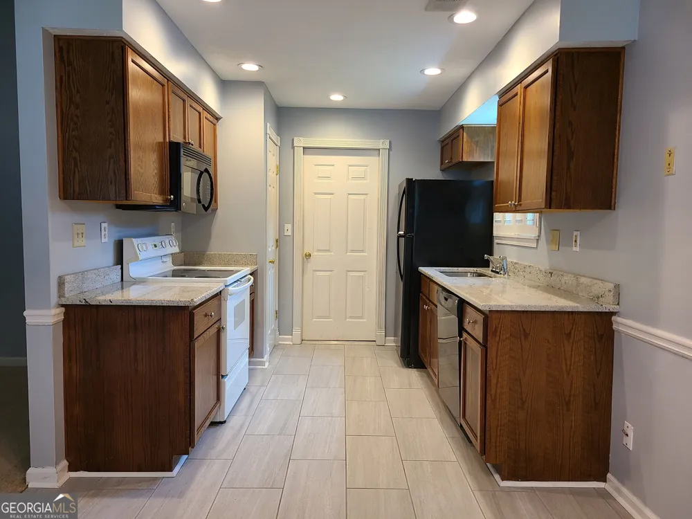 216 Valley View Peachtree City, GA 30269