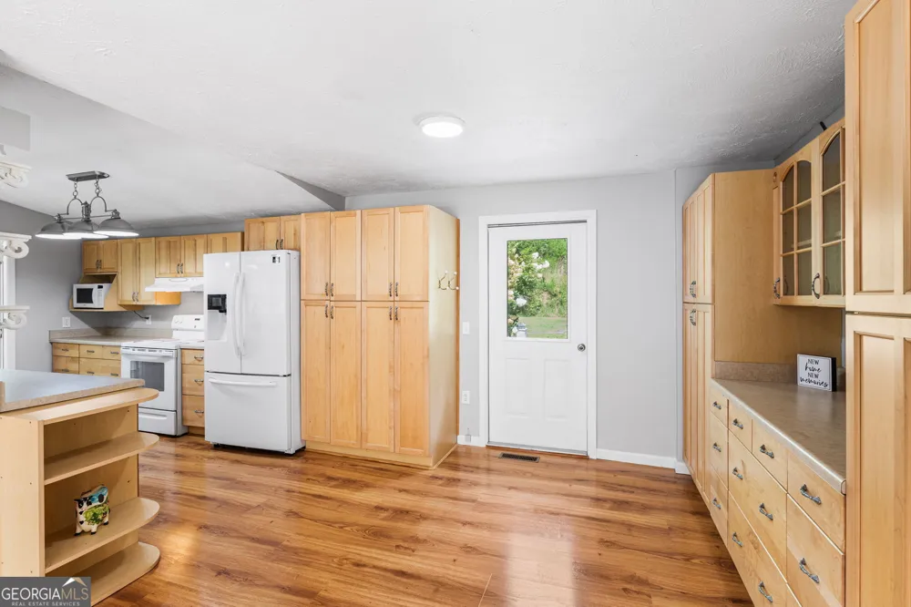 3514 Old Hwy 64 W Warne, NC 28909