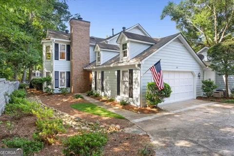 110 Great Oaks LN