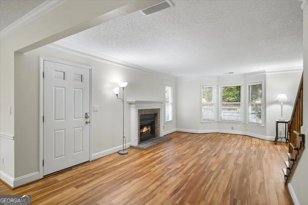 110 Great Oaks LN Roswell, GA 30075