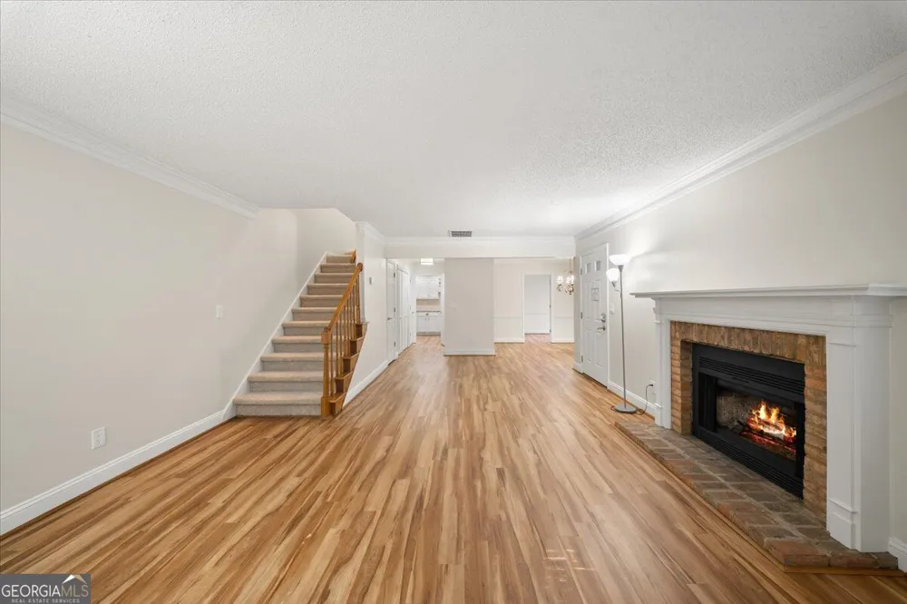 110 Great Oaks LN Roswell, GA 30075