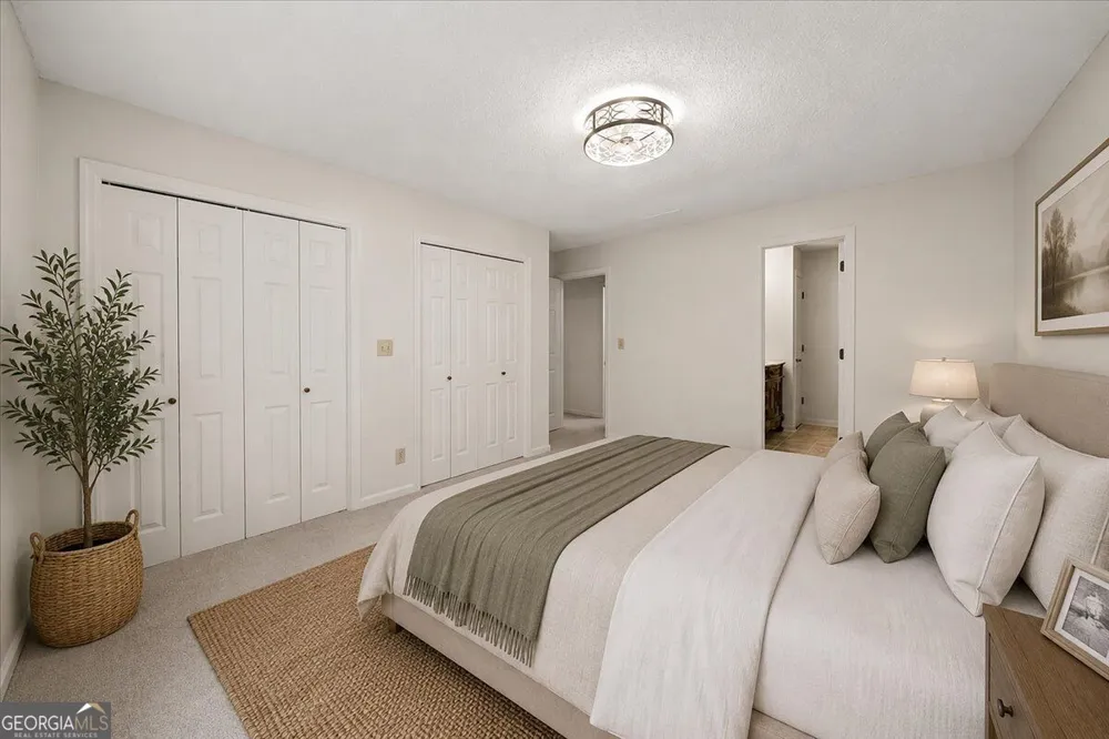 110 Great Oaks LN Roswell, GA 30075