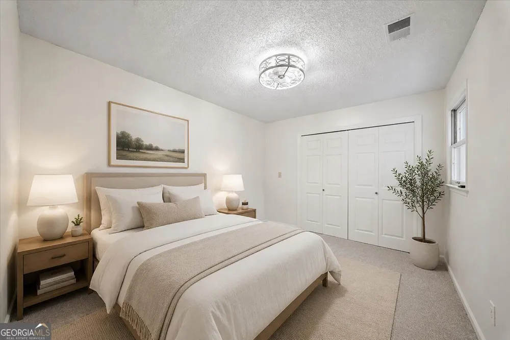 110 Great Oaks LN Roswell, GA 30075
