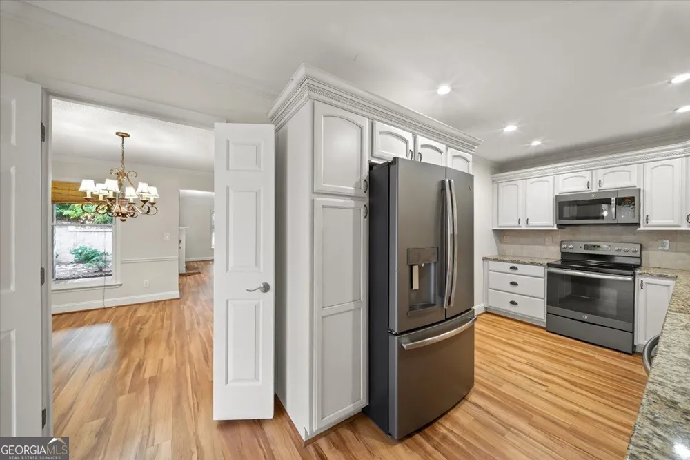 110 Great Oaks LN Roswell, GA 30075