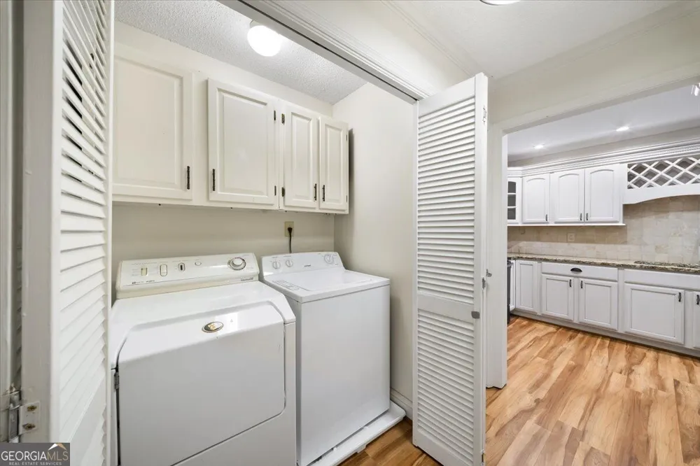 110 Great Oaks LN Roswell, GA 30075