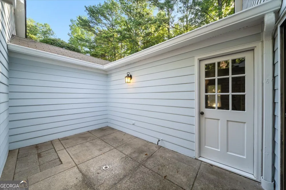 110 Great Oaks LN Roswell, GA 30075